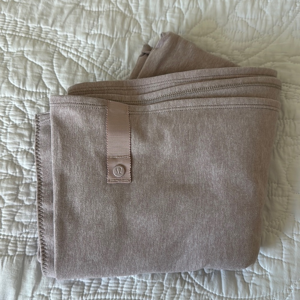 Lululemon Vinyasa scarf wrap